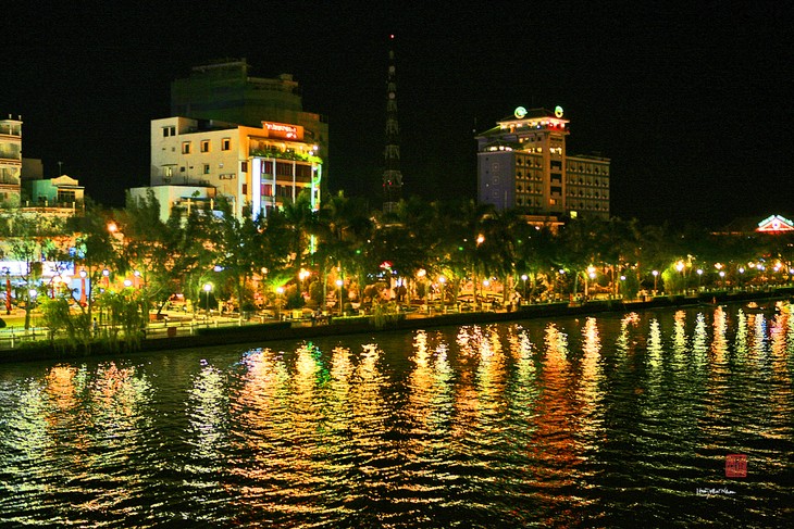 Mini stage for traditional theatres in Can Tho - ảnh 1